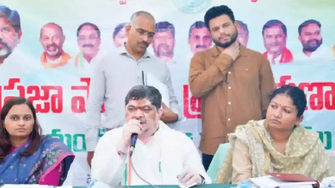 Telangana: पोन्नम प्रभाकर ने धान खरीद की समीक्षा की Telangana: पोन्नम प्रभाकर ने धान खरीद की समीक्षा की