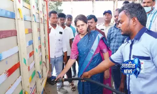 Andhra: पलनाडू जिले में चार पेट्रोल पंप जब्त Andhra: पलनाडू जिले में चार पेट्रोल पंप जब्त