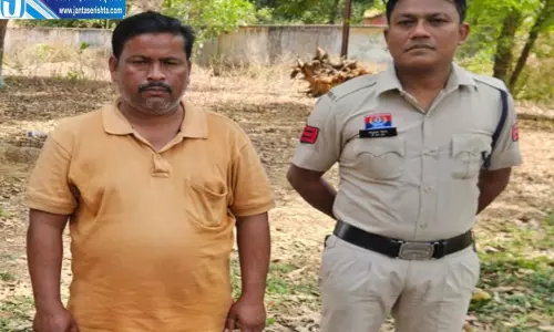 गौवंश तस्कर ने किया सरेंडर, पुलिस के सामने मुख्यधारा में लौटने की जताई इच्छा