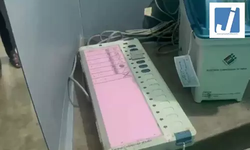 बंगाल चुनाव: वोटिंग के बीच EVM से छेड़छाड़, भाजपा का आरोप- ब्लॉक किया गया पार्टी का बटन बंगाल चुनाव: वोटिंग के बीच EVM से छेड़छाड़, भाजपा का आरोप- ब्लॉक किया गया पार्टी का बटन