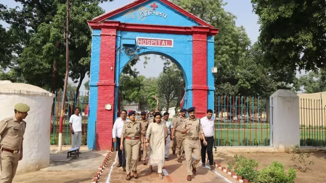 Farrukhabad: जिला अधिकारी व एसपी ने कारागारों का निरीक्षण किया Farrukhabad: जिला अधिकारी व एसपी ने कारागारों का निरीक्षण किया
