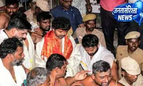 Chennai तिरुचेंदूर दौरे के बाद विजय शिरडी पहुंचे
