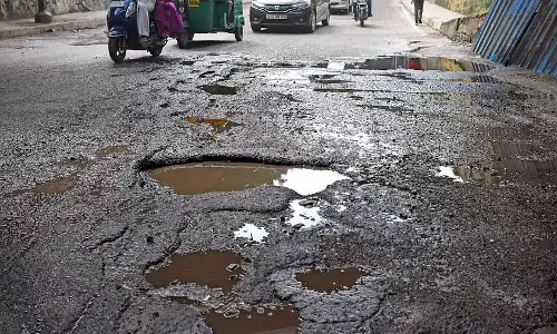 Chamarajpet विधानसभा क्षेत्र: 1 सड़क के गड्ढे की मरम्मत के लिए ₹1 लाख Chamarajpet विधानसभा क्षेत्र: 1 सड़क के गड्ढे की मरम्मत के लिए ₹1 लाख