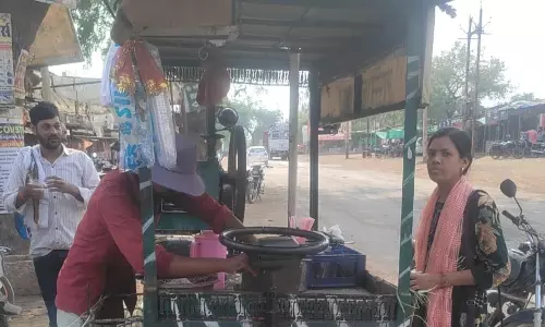 गन्न रस, जूस सेंटर और गुपचुप ठेले की जांच गन्न रस, जूस सेंटर और गुपचुप ठेले की जांच