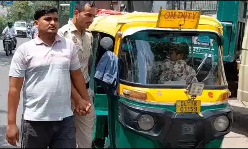 पत्नी के प्रेमी की हत्या कर पुलिस के सामने किया सरेंडर