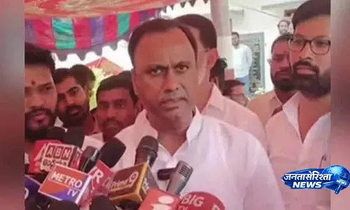 Komati Reddy: कविता को KCR की वजह से पहचान मिली है, अगर वह चुनाव लड़ती हैं तो उनकी जमानत जब्त हो सकती Komati Reddy: कविता को KCR की वजह से पहचान मिली है, अगर वह चुनाव लड़ती हैं तो उनकी जमानत जब्त हो सकती