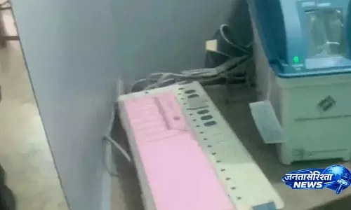 अगर EVM के बटन टेप किए गए तो दोबारा वोटिंग होगी: बंगाल चुनाव अधिकारी
