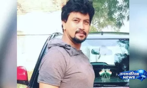 Varanasi: कार से महिला को टक्कर मारने के बाद भीड़ ने व्यापारी को पीट-पीटकर मार डाला Varanasi: कार से महिला को टक्कर मारने के बाद भीड़ ने व्यापारी को पीट-पीटकर मार डाला