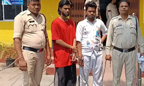 रायपुर के होटल में पोर्न वीडियो शूटकर शादी से मुकरा, प्रेमी और होटल मैनेजर अरेस्ट रायपुर के होटल में पोर्न वीडियो शूटकर शादी से मुकरा, प्रेमी और होटल मैनेजर अरेस्ट