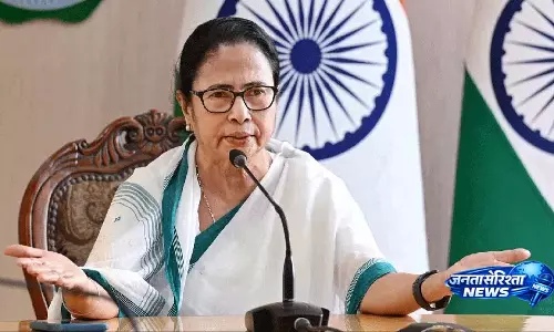Election Commission के पर्यवेक्षक आतंकवादियों जैसा व्यवहार कर रहे हैं: ममता बनर्जी Election Commission के पर्यवेक्षक आतंकवादियों जैसा व्यवहार कर रहे हैं: ममता बनर्जी