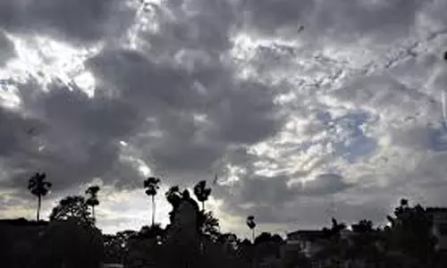 Kolkata: मतदान के दिन बदला मौसम, बंगाल में बारिश-आंधी Kolkata: मतदान के दिन बदला मौसम, बंगाल में बारिश-आंधी