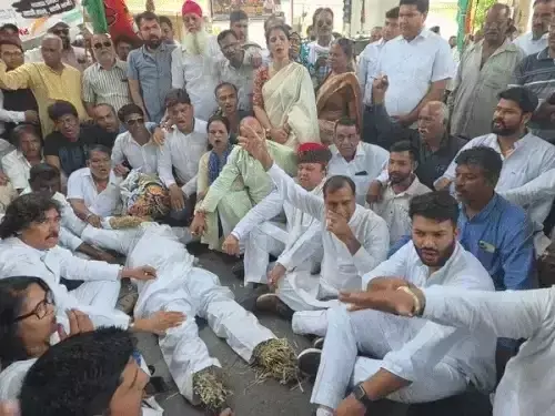 Jaipur: पायलट पर टिप्पणी के विरोध में कांग्रेसियों का प्रदर्शन Jaipur: पायलट पर टिप्पणी के विरोध में कांग्रेसियों का प्रदर्शन