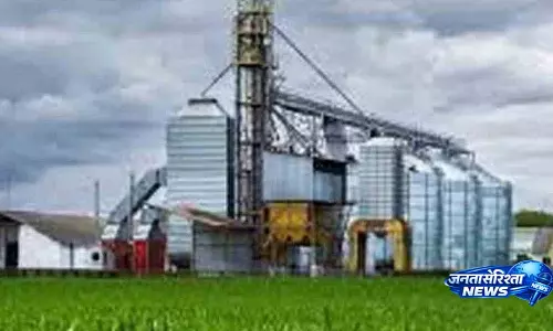 भारत का फ्यूल पर ज़ोर: एक लीटर ethanol में 10,000 लीटर पानी का इस्तेमाल, पानी का संकट और बिगड़ रहा भारत का फ्यूल पर ज़ोर: एक लीटर ethanol में 10,000 लीटर पानी का इस्तेमाल, पानी का संकट और बिगड़ रहा