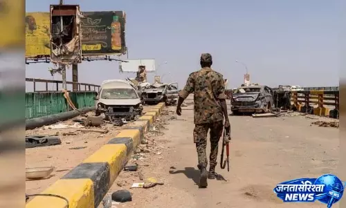 Sudan के खार्तूम में बिना फटे बम से सबसे ज़्यादा नुकसान बच्चों का Sudan के खार्तूम में बिना फटे बम से सबसे ज़्यादा नुकसान बच्चों का