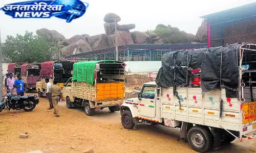 Karnataka : अवैध रूप से गायों को ले जा रहे वाहन जब्त Karnataka : अवैध रूप से गायों को ले जा रहे वाहन जब्त