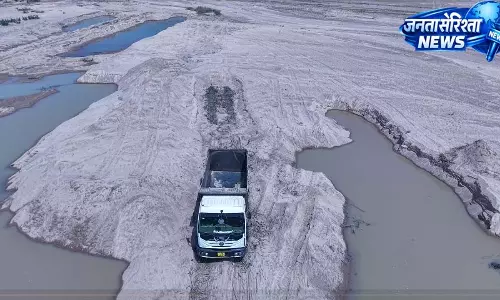 ड्रोन की मदद से कांकेर जिले में हुई बड़ी कार्रवाई, पोकलेन मशीन और हाईवा जप्त