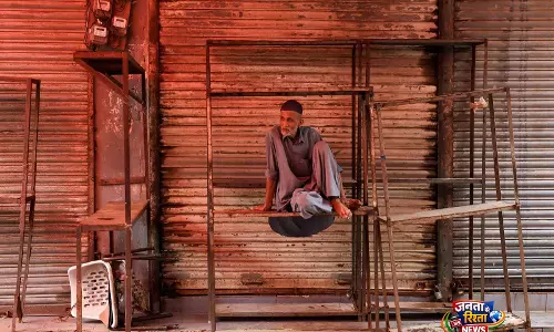 Pakistan: एनर्जी बचाने के लिए लॉकडाउन से दोनों शहरों में व्यापार ठप, व्यापारियों ने तुरंत राहत की मांग की Pakistan: एनर्जी बचाने के लिए लॉकडाउन से दोनों शहरों में व्यापार ठप, व्यापारियों ने तुरंत राहत की मांग की