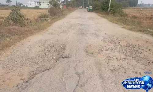 सरकार बदलने के बावजूद Rayapole Mandal में सड़कें अभी भी खराब सरकार बदलने के बावजूद Rayapole Mandal में सड़कें अभी भी खराब
