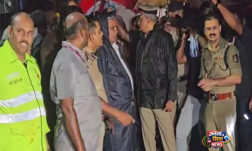 बॉरिंग हॉस्पिटल के पास दीवार गिरने से सात लोगों की मौत, CM ने मौके पर हालात का जायजा लिया बॉरिंग हॉस्पिटल के पास दीवार गिरने से सात लोगों की मौत, CM ने मौके पर हालात का जायजा लिया