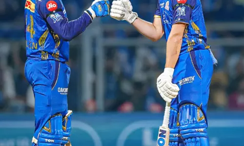 IPL 2026: पावरप्ले से डेथ ओवर्स तक MI का जलवा, SRH को 244 रन की चुनौती IPL 2026: पावरप्ले से डेथ ओवर्स तक MI का जलवा, SRH को 244 रन की चुनौती