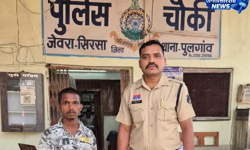 हत्या और लूट के मामले में फरार मुख्य आरोपी गिरफ्तार हत्या और लूट के मामले में फरार मुख्य आरोपी गिरफ्तार