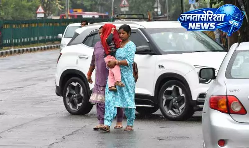 Chandigarh में गर्मी की लहर टूटी, बारिश आई Chandigarh में गर्मी की लहर टूटी, बारिश आई