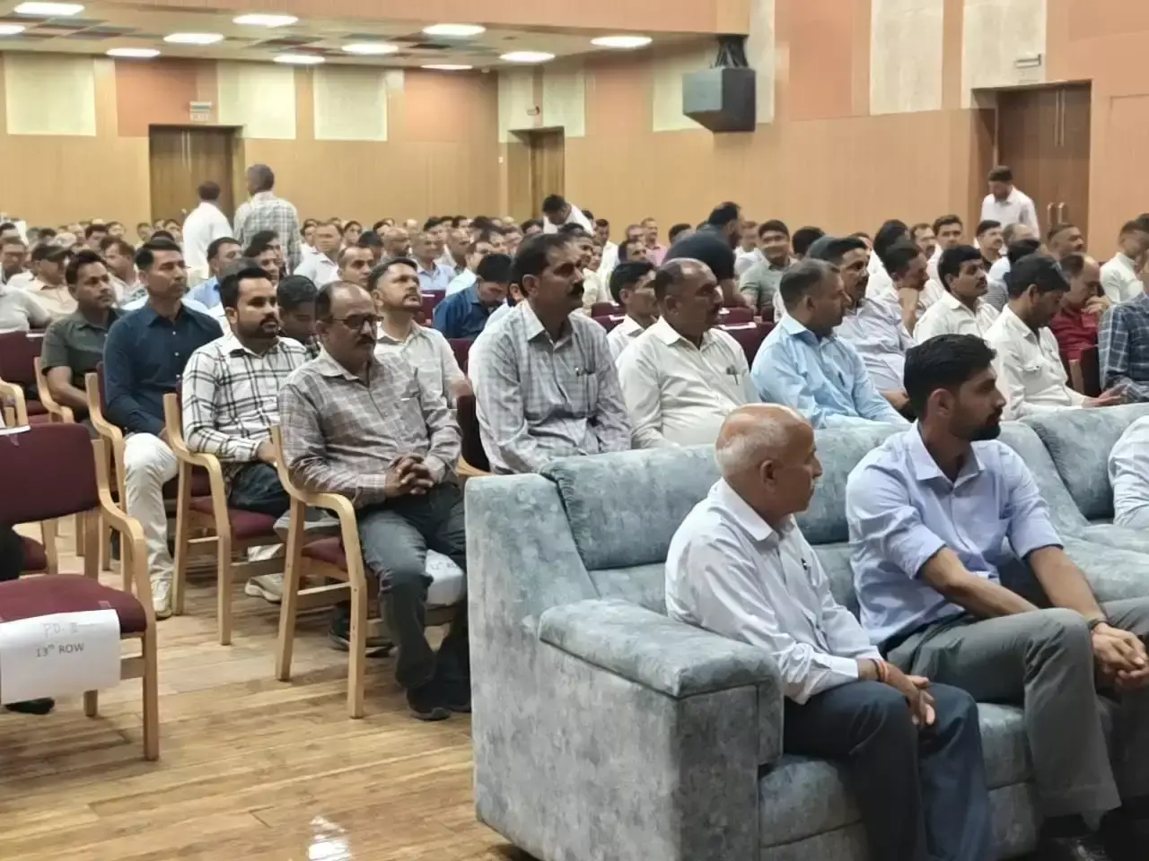 Mandi: एडीसी ने चुनाव व्यवस्था को लेकर दिए निर्देश Mandi: एडीसी ने चुनाव व्यवस्था को लेकर दिए निर्देश