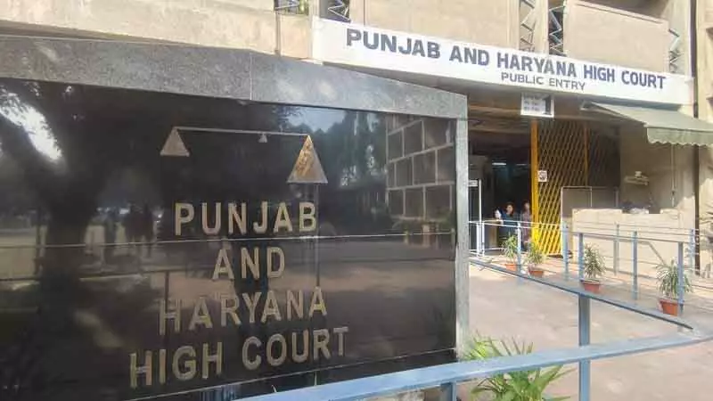 Punjab-Haryana HC ने कहा: डिसेबिलिटी पेंशन एरियर में देरी या कमी नहीं हो सकती Punjab-Haryana HC ने कहा: डिसेबिलिटी पेंशन एरियर में देरी या कमी नहीं हो सकती
