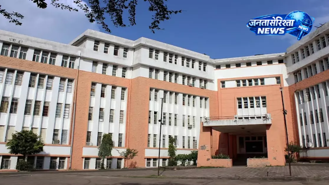 Mumbai : एडेड प्राइवेट कॉलेजों को यूनिवर्सिटी बनाने पर नई पॉलिसी ड्राफ्ट की तैयारी Mumbai : एडेड प्राइवेट कॉलेजों को यूनिवर्सिटी बनाने पर नई पॉलिसी ड्राफ्ट की तैयारी