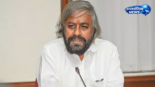 एयरो इंडिया को ज़मीन लौटाएं या कोई दूसरी जगह दें: मंत्री खांडरे ने IAF से कहा एयरो इंडिया को ज़मीन लौटाएं या कोई दूसरी जगह दें: मंत्री खांडरे ने IAF से कहा
