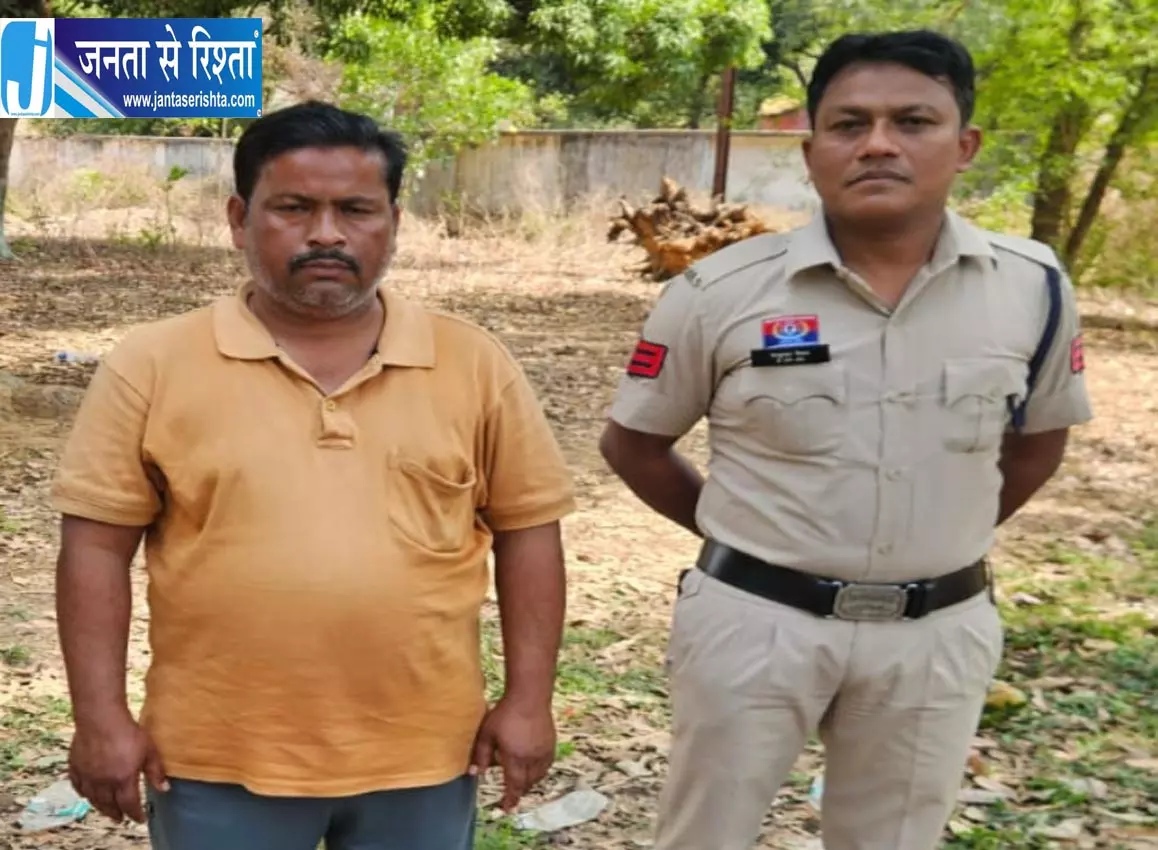 गौवंश तस्कर ने किया सरेंडर, पुलिस के सामने मुख्यधारा में लौटने की जताई इच्छा गौवंश तस्कर ने किया सरेंडर, पुलिस के सामने मुख्यधारा में लौटने की जताई इच्छा