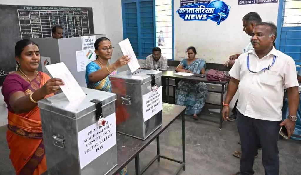 मतगणना से पहले पूरे TN में पोस्टल बैलेट बांटे गए मतगणना से पहले पूरे TN में पोस्टल बैलेट बांटे गए