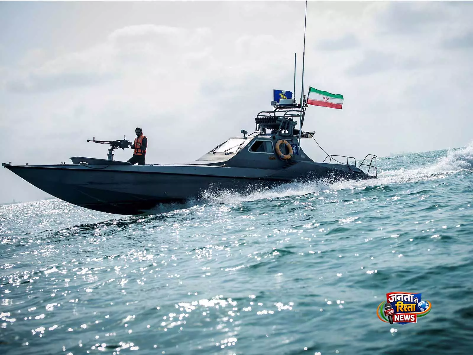 बढ़ते समुद्री तनाव के बीच IRGC नेवी ने US को सरप्राइज़ टैक्टिक्स की चेतावनी दी बढ़ते समुद्री तनाव के बीच IRGC नेवी ने US को सरप्राइज़ टैक्टिक्स की चेतावनी दी