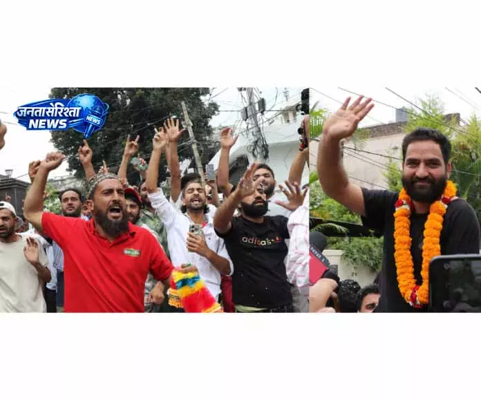 Jammu: विधायक ने रिहाई के बाद जनता से आभार जताया Jammu: विधायक ने रिहाई के बाद जनता से आभार जताया