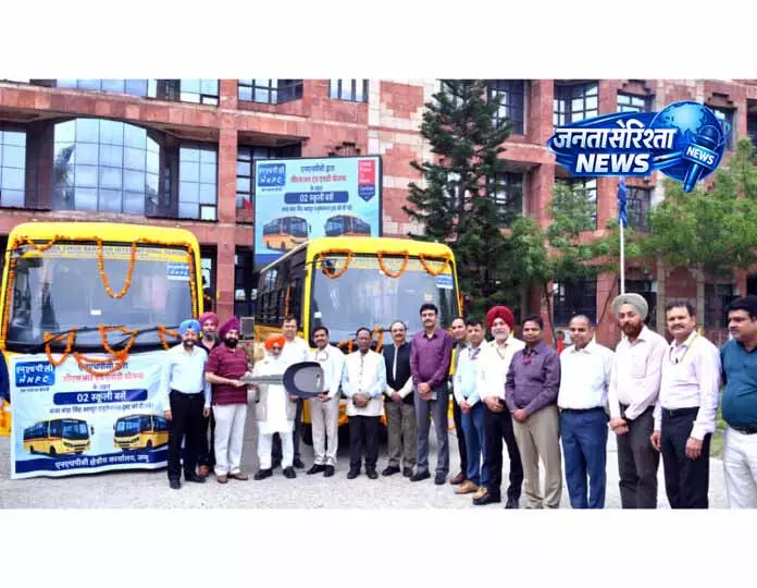 Jammu: शिक्षा और बच्चों की सुरक्षित यात्रा को बढ़ावा Jammu: शिक्षा और बच्चों की सुरक्षित यात्रा को बढ़ावा