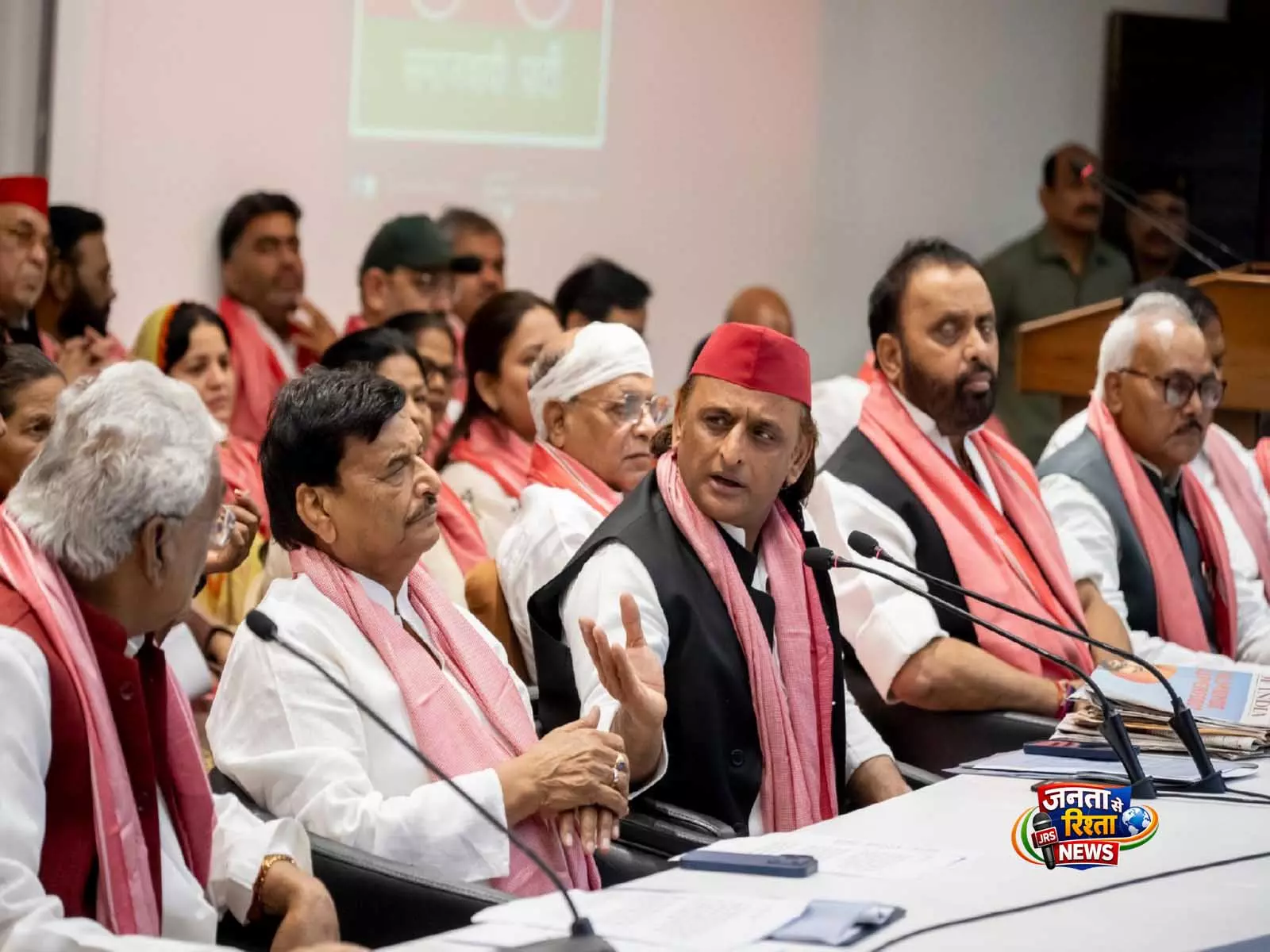 अखिलेश यादव ने महिला आरक्षण को लेकर BJP की आलोचना की अखिलेश यादव ने महिला आरक्षण को लेकर BJP की आलोचना की