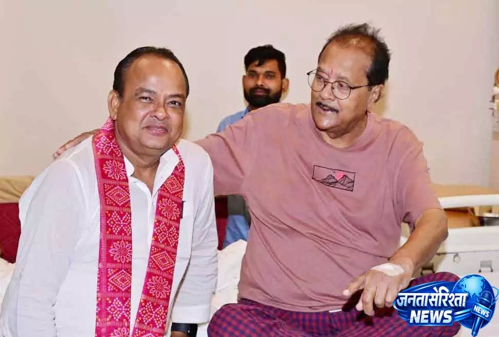 Ranchi: राधा कृष्ण किशोर की सेहत में सुधार, अंसारी ने की मुलाकात Ranchi: राधा कृष्ण किशोर की सेहत में सुधार, अंसारी ने की मुलाकात