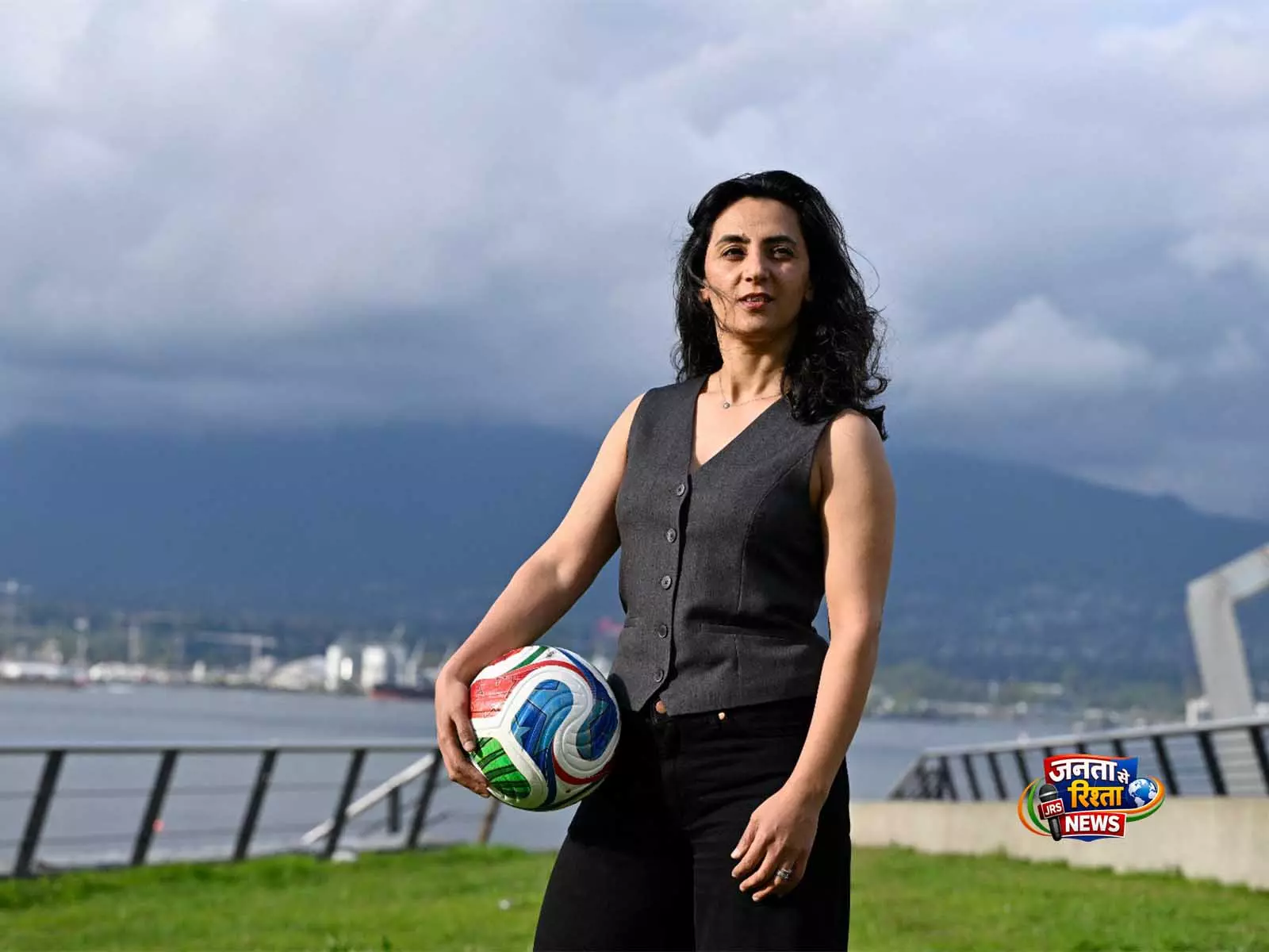 FIFA ने अफ़गान महिला फ़ुटबॉल टीम को इंटरनेशनल कॉम्पिटिशन में हिस्सा लेने की इजाज़त दी FIFA ने अफ़गान महिला फ़ुटबॉल टीम को इंटरनेशनल कॉम्पिटिशन में हिस्सा लेने की इजाज़त दी