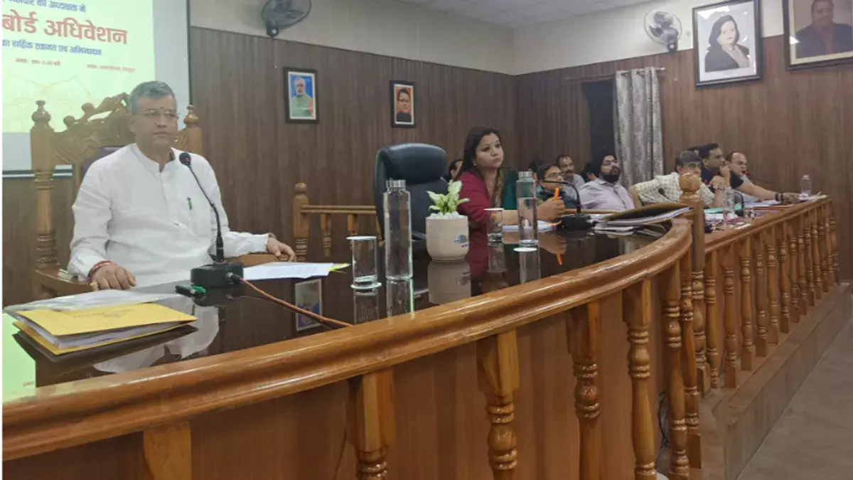 Dehradun: नगर निगम बोर्ड बैठक में सफाई कर्मियों का मानदेय बढ़ा