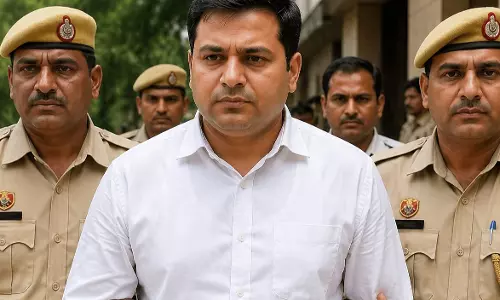 Faridabad: अमन गोयल की गिरफ्तारी से हड़कंप, जमीन घोटाले में बड़ी कार्रवाई Faridabad: अमन गोयल की गिरफ्तारी से हड़कंप, जमीन घोटाले में बड़ी कार्रवाई