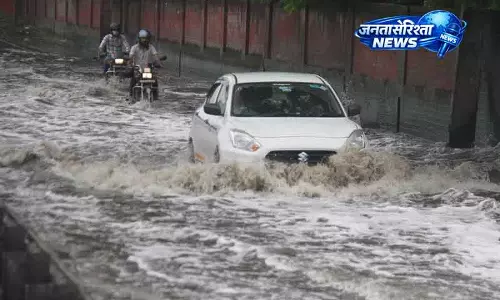 Gurugram में जलभराव से निपटने के लिए QRT तैनात Gurugram में जलभराव से निपटने के लिए QRT तैनात