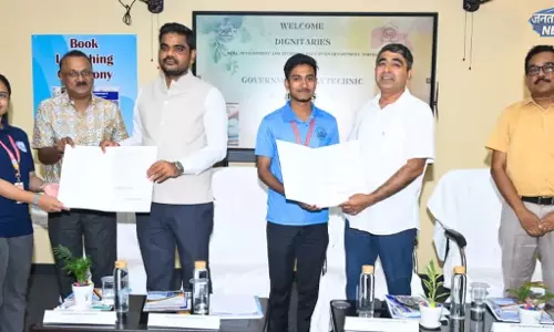 Odisha : पॉलिटेक्निक के 400 से अधिक छात्रों को कैंपस प्लेसमेंट, 32 कंपनियों में मिला रोजगार Odisha : पॉलिटेक्निक के 400 से अधिक छात्रों को कैंपस प्लेसमेंट, 32 कंपनियों में मिला रोजगार