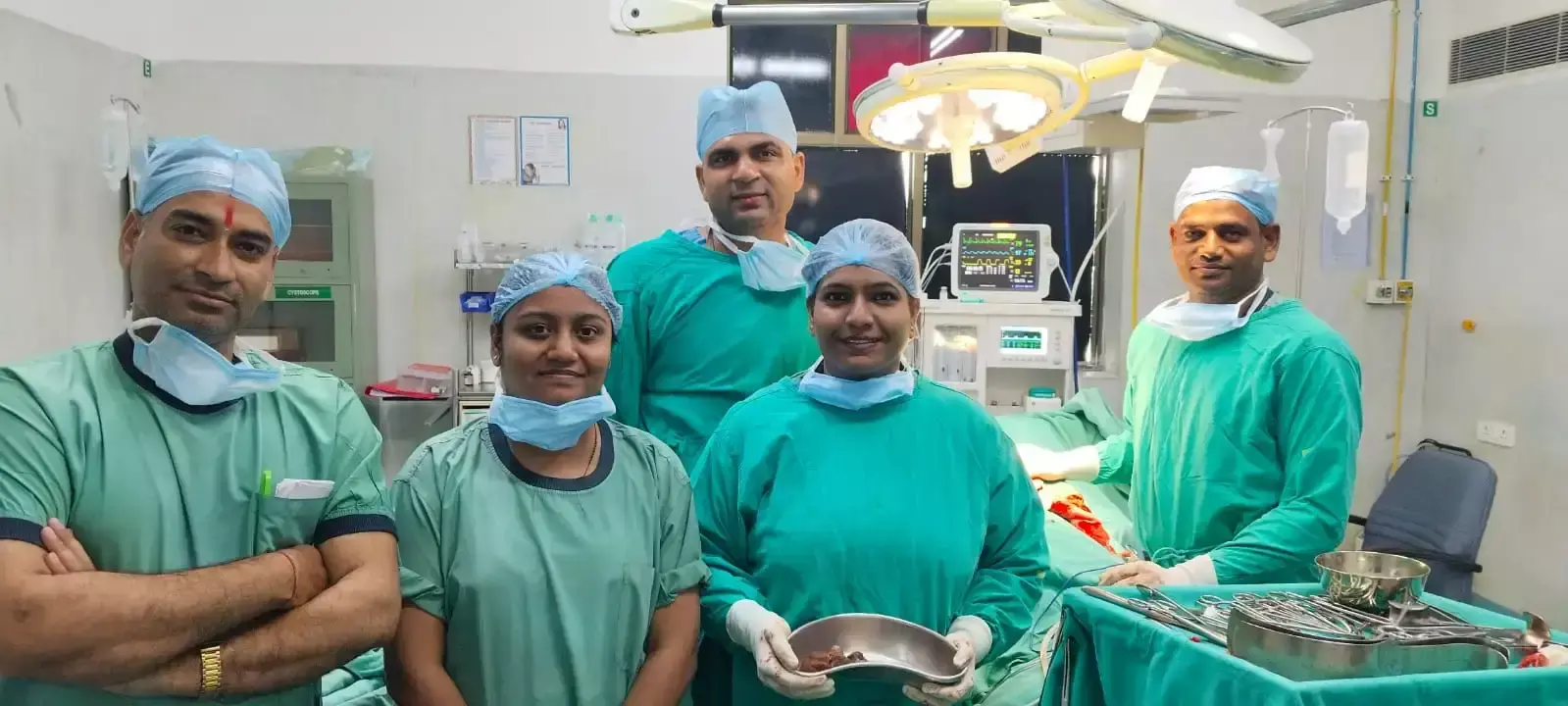 Ajmer: जटिल सर्जरी में बड़ी सफलता, किडनी से निकाली पथरी Ajmer: जटिल सर्जरी में बड़ी सफलता, किडनी से निकाली पथरी