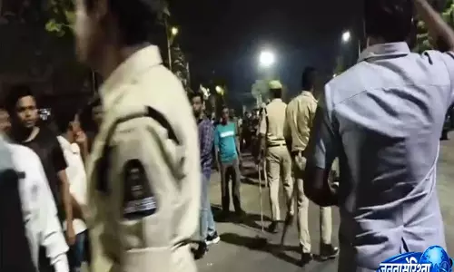 Hyderabad: किस्मतपुर में मस्जिद में तोड़फोड़, तनाव के बीच पुलिस तैनात Hyderabad: किस्मतपुर में मस्जिद में तोड़फोड़, तनाव के बीच पुलिस तैनात