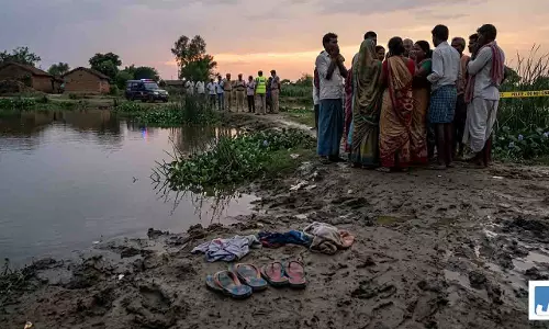 तालाब में डूबने से तीन बच्चों की मौत, शायद ऐसा हुआ था...
