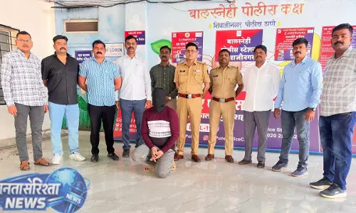 Pune : पुलिस की बड़ी कार्रवाई, लावारिस टेंपो से ₹3.38 लाख की नशीली गोलियां जब्त Pune : पुलिस की बड़ी कार्रवाई, लावारिस टेंपो से ₹3.38 लाख की नशीली गोलियां जब्त