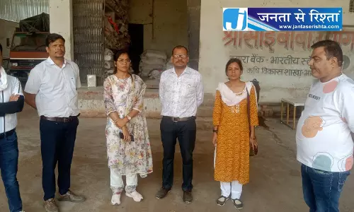 पोहा और दाल मिल में छापा, गंदगी मिलने पर नोटिस जारी