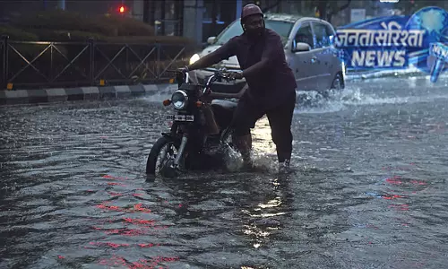 Bengaluru rain fury : एक और व्यक्ति की मौत, मरने वालों की संख्या 10 हुई