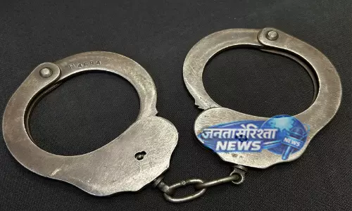 Kerala : बुज़ुर्ग महिला को बेरहमी से पीटा गया, घर और दुकान में तोड़फोड़ की Kerala : बुज़ुर्ग महिला को बेरहमी से पीटा गया, घर और दुकान में तोड़फोड़ की
