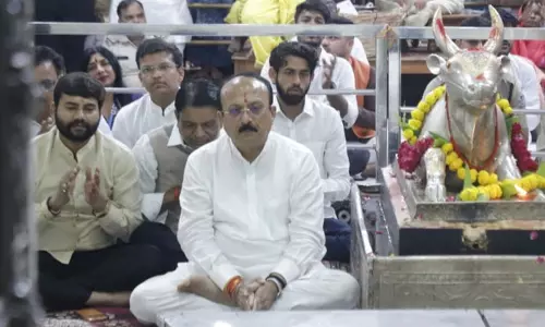 Ujjain: महाकाल दरबार में पहुंचे दिल्ली के गृहमंत्री और गोवा मंत्री Ujjain: महाकाल दरबार में पहुंचे दिल्ली के गृहमंत्री और गोवा मंत्री